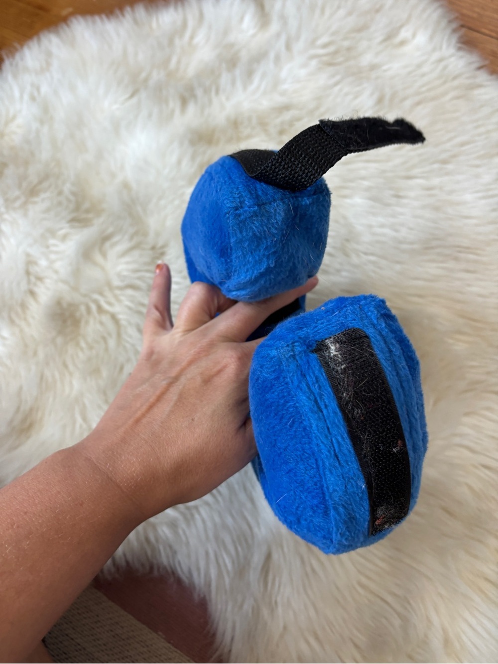 Blue Inflatable Pet Neck Cone - Picture 4 of 6